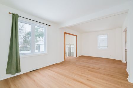 For Lease - 87 Ashbourne Drive, Toronto, Ontario - Photo 3