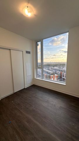 For Lease - 6 David Eyer Road Unit# 903, Richmond Hill, Ontario - Photo 3