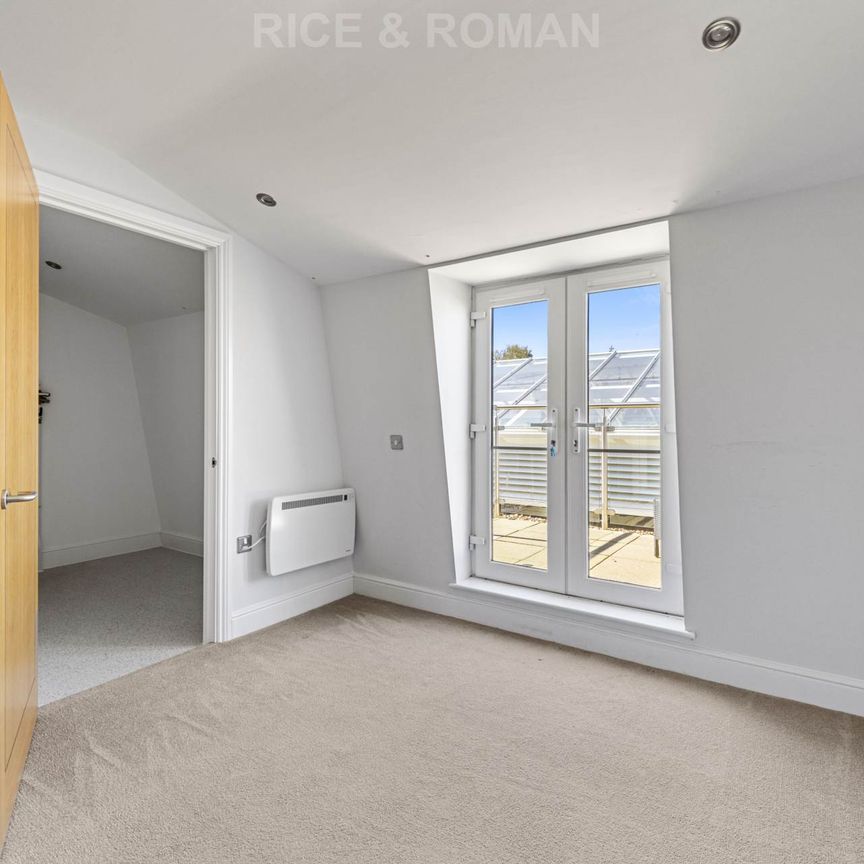 2 Bedroom Duplex, Lynwood Village – Ascot - Photo 1