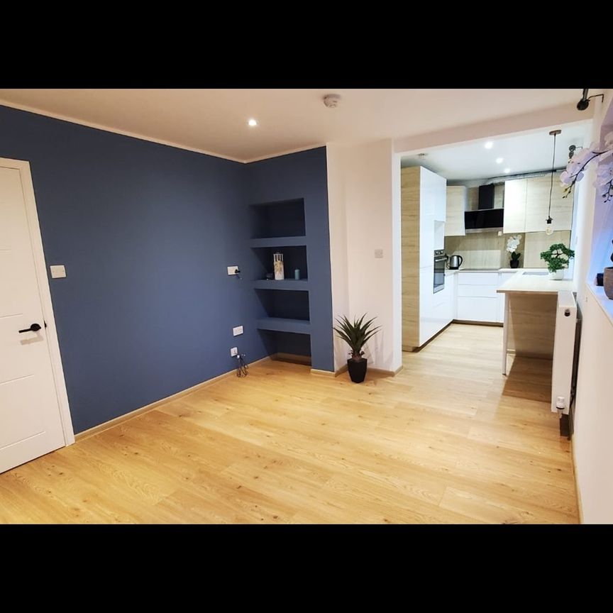 3 Bed Semi-Detached House, Bowden Wood Crescent, S9 - Photo 1