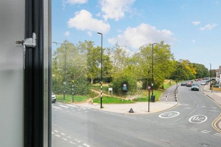 Woodford Road, London, E7, Property for rent - Photo 5