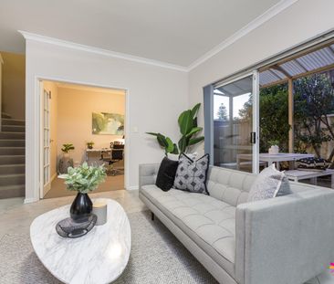 STUNNING TOWNHOUSE AVAILABLE UNTIL FEB 2027 - Photo 4