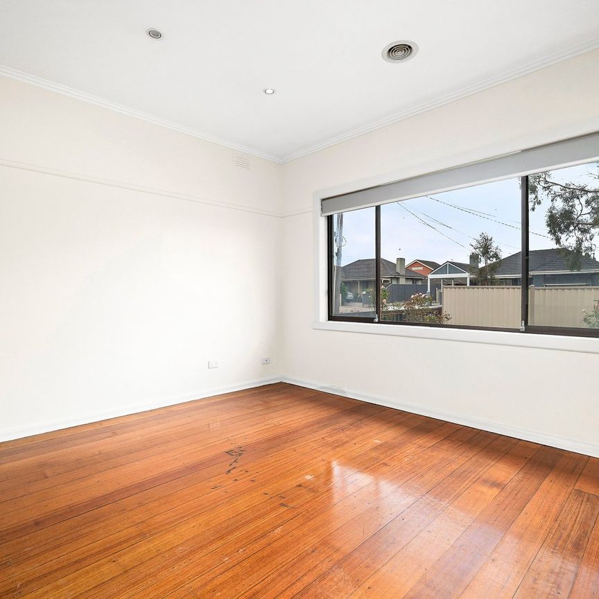 242 Parer Road, Airport West VIC 3042 - Photo 1