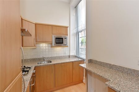 One Bedroom Flat in Grade II Listed Building, Marylebone - Photo 4