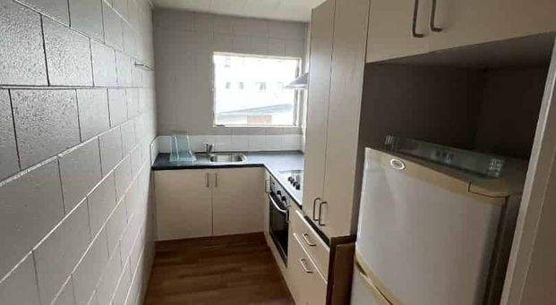 Two Bedroom in Hillcrest - Whiteware Included! - Photo 1