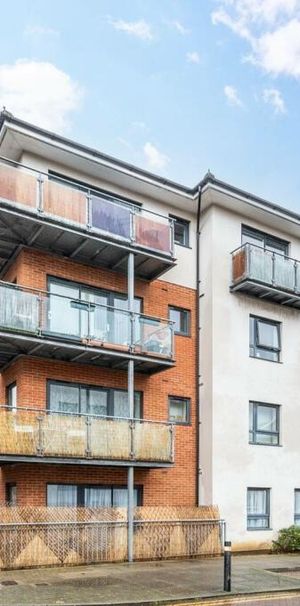 1 Bed Flat, Greenwich House, SE13 - Photo 2