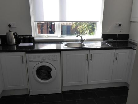 2 bedroom flat to rent - Photo 3