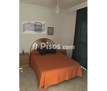 Casa adosada en alquiler en Nuevo Portil - Photo 2