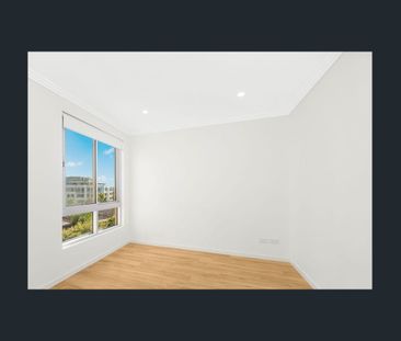 Bright and Convenient - Photo 4