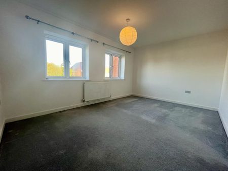 4 bedroom semi-detached house to rent - Photo 4