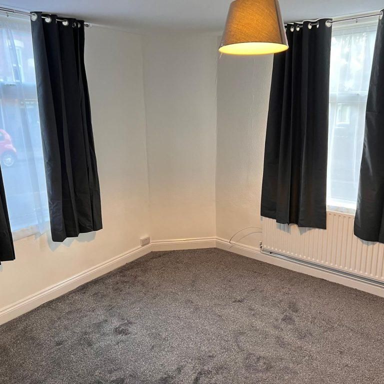 2 bedroom end of terrace house to rent - Photo 1