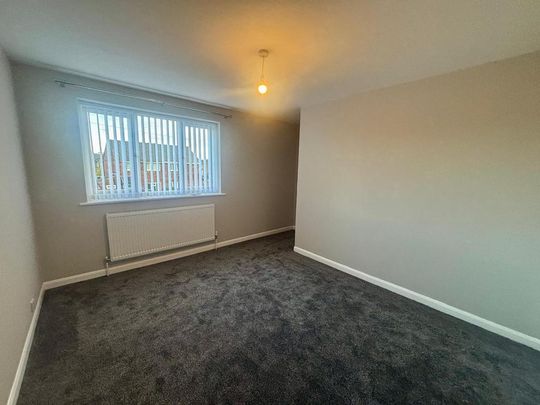 2 bedroom mews to rent - Photo 1