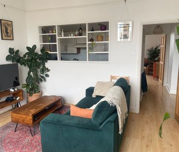2 Bed Flat, Compton Avenue, BN1 - Photo 1