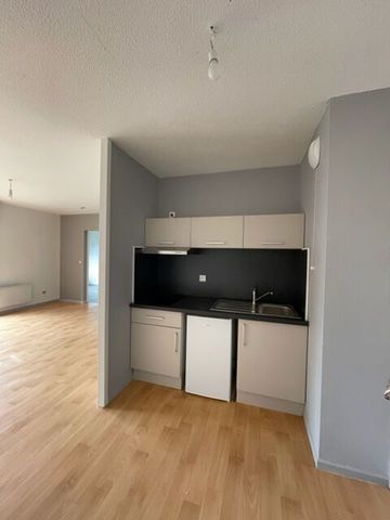 Location Appartement 2 pièces 47m² MONT DE MARSAN 40000 - Photo 4