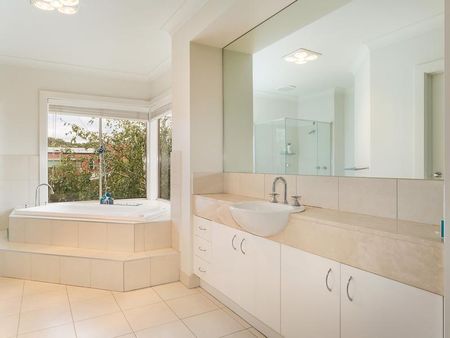 38 Clifton Road, Hawthorn East VIC 3123 - House For Rent | Domain - Photo 4