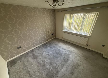 3 bedroom house - detached to rent - Photo 3