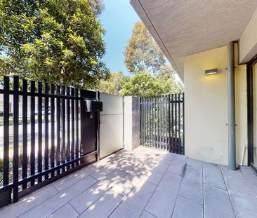 Stylish Ground Floor Living in the Heart of Parkville Gardens - Photo 1