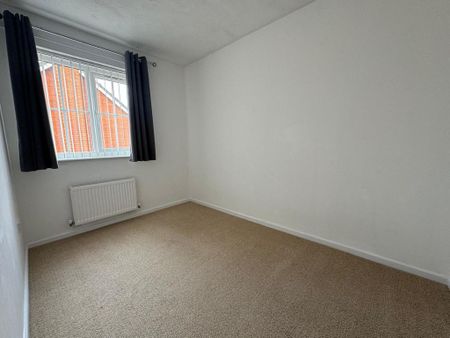 4 bedroom detached house to rent - Photo 3