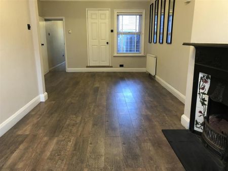 3 bedroom terraced house to rent - Photo 5