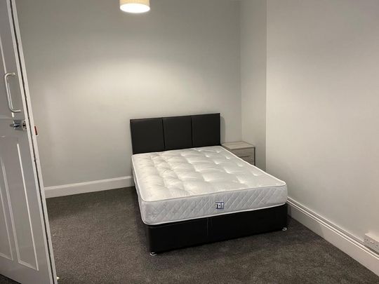 1 bedroom house of multiple occupation to rent - Photo 1