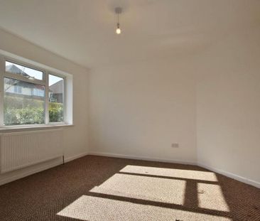 6 bedroom semi-detached house to rent - Photo 5