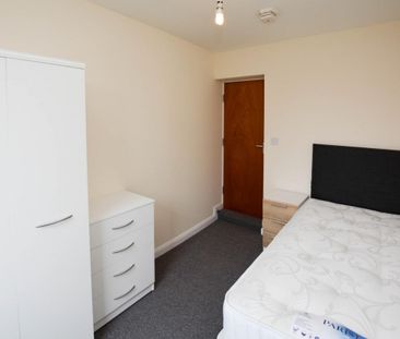 1 bed Room for Rent - Photo 2