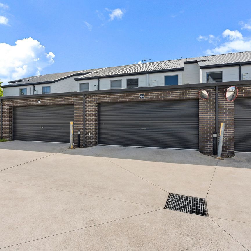 44/8 Henry Kendall Street, Franklin ACT 2913 - Townhouse For Rent | Domain - Photo 1