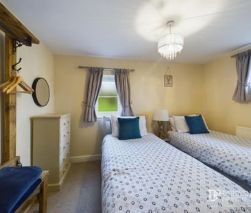 2 Bedroom Cottage - Photo 3