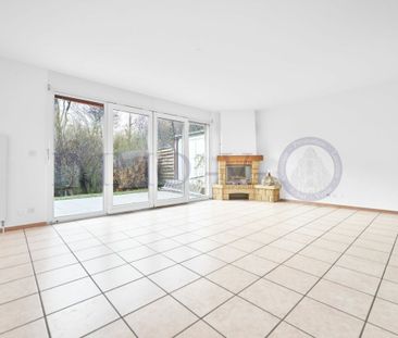 SPACIOUS WITH LARGE QUIET GARDEN - Photo 2