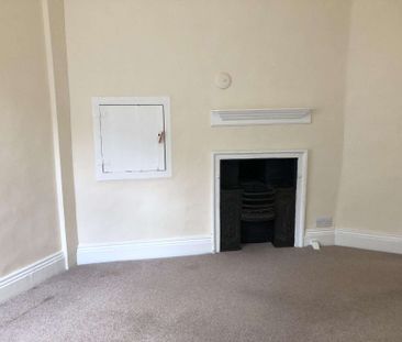 2 Bedroom Terraced property in York City Centre - Photo 2