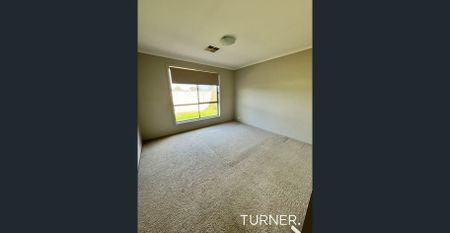 Modern 4 bedroom family home. - Photo 2