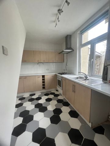 Eton Hill Road, Radcliffe - Photo 4