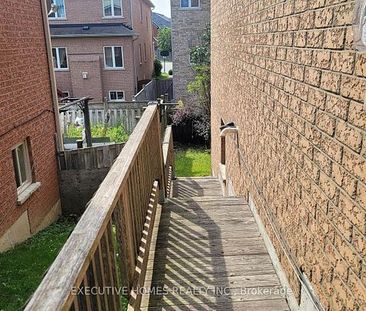 For Lease - 212 Hoover Park Drive, Whitchurch-Stouffville, Ontario - Photo 5