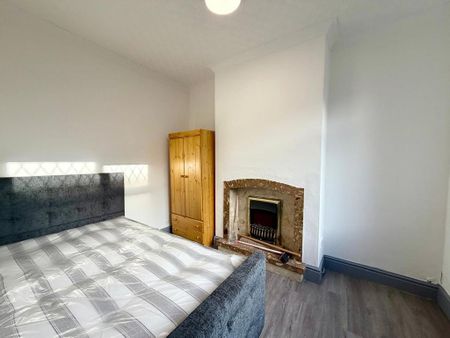 4 bedroom terraced house to rent - Photo 5