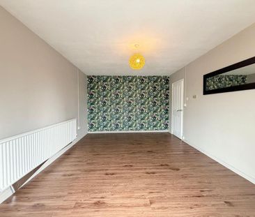 2 bedroom property to rent - Photo 1