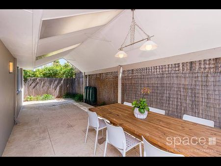 Private and secure unfurnished duplex home - Photo 4