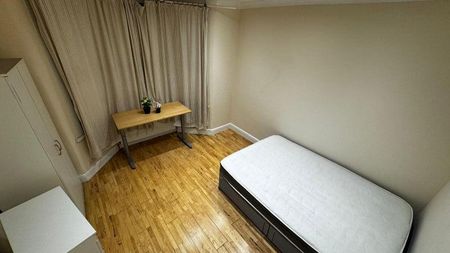 6 bedroom house of multiple occupation to rent - Photo 3