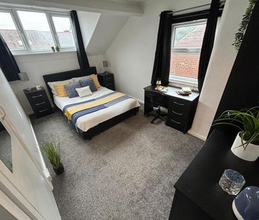 3 bedroom terraced house to rent - Photo 4