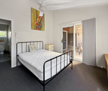 Quiet & Comfortable Furnished Unit - Photo 4
