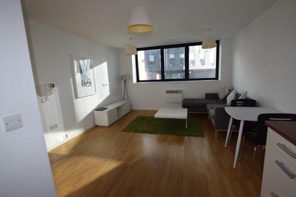 1 Bed Flat, Mann Island, L3 - Photo 1