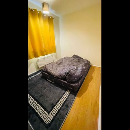 Room in a Shared Flat, Kirkdale, SE26 - Photo 3