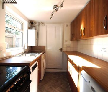 2 bedroom end of terrace house to rent - Photo 6