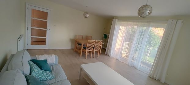 2 Bed Flat, Mayfair Court, SW19 - Photo 1