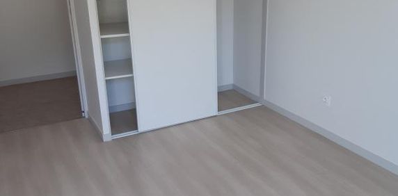 Appartement - T3 - ST CLEMENT LES PLACES - Photo 2