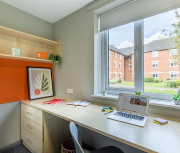 1 bedroom in a flat share to rent - Photo 5