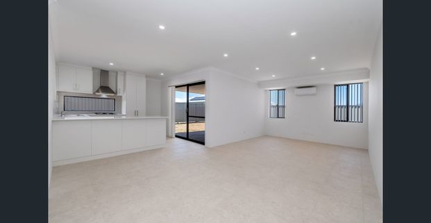 MODERN DUPLEX LIVING | 3 BED | 2 BATH | LOW-MAINTENANCE LIFESTYLE - Photo 1