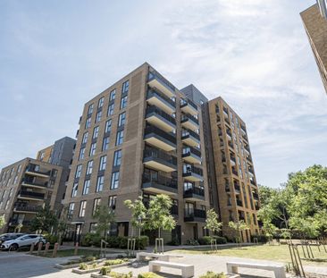 Flat to rent - Bowen Drive, London, SE7 - Photo 5
