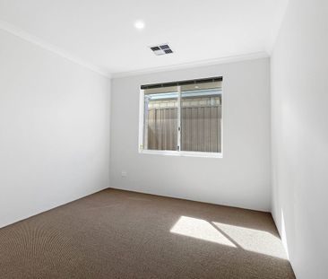 Brand New Living with Space, Light & Comfort + 1 WEEKS FREE RENT - Photo 2