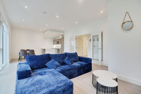 3 Bed Flat, Juniper Drive, SW18 - Photo 3