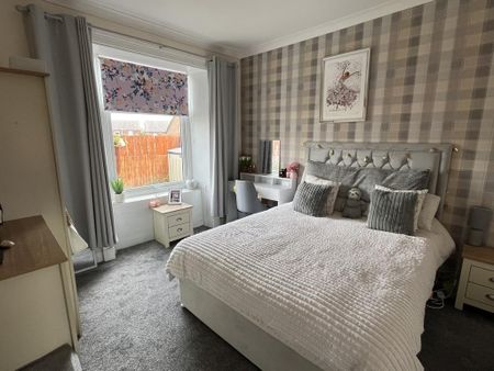 2 bedroom ground floor flat to rent - Photo 3